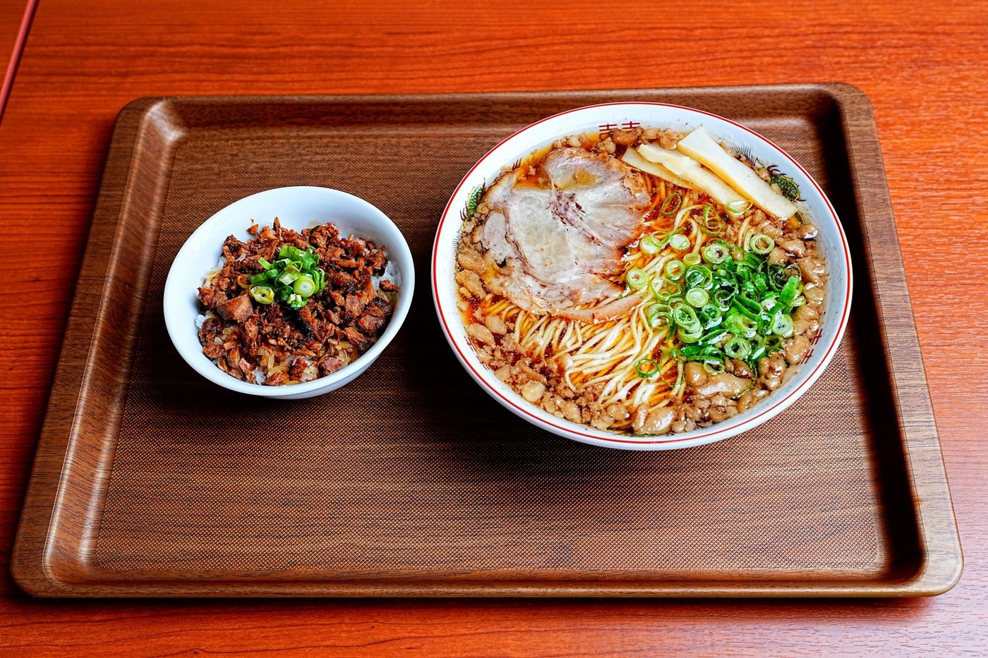 チャーシュー丼とラーメン